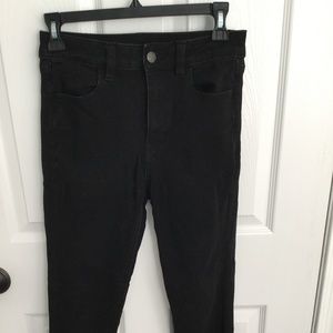 American Eagle black skinny jeans SZ 4 short